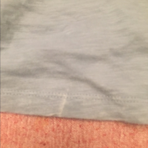 V-neck - Picture 2 of 4